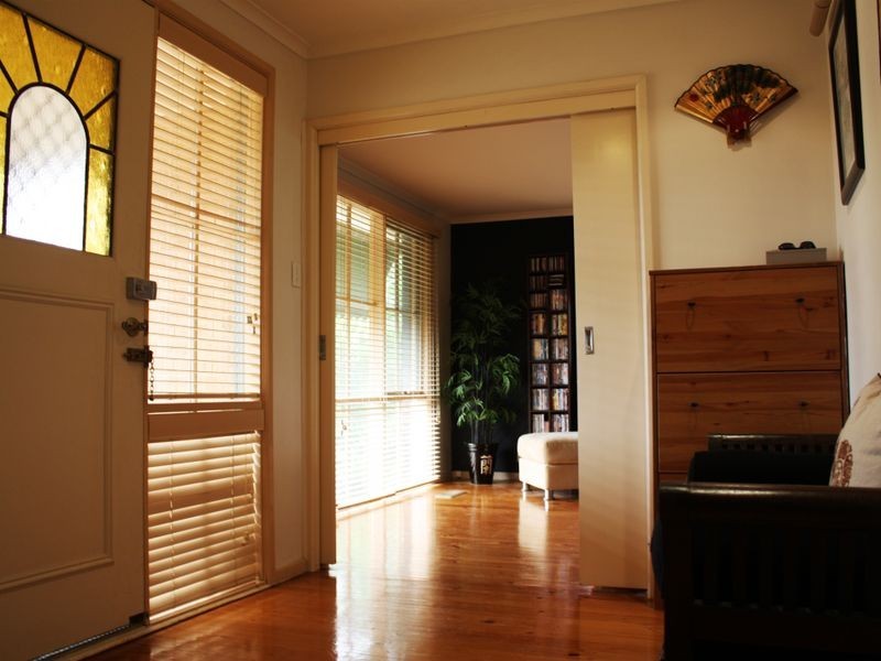 4 Lawes Place, Macgregor ACT 2615