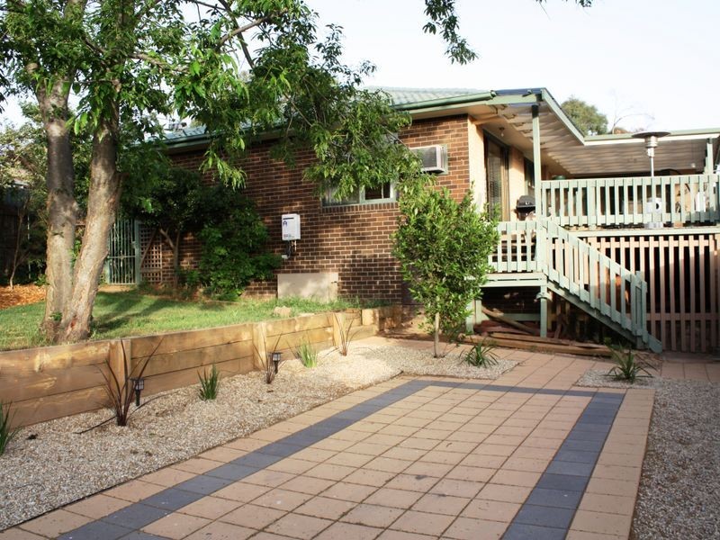 4 Lawes Place, Macgregor ACT 2615