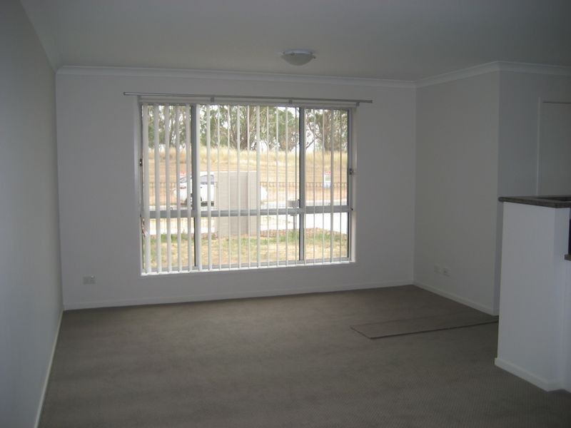 4 Rowland Street, Macgregor ACT 2615