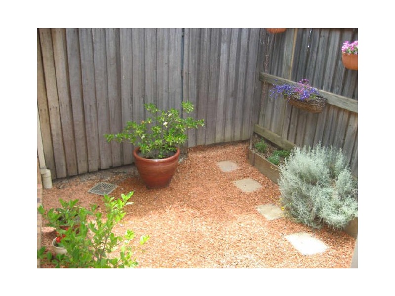 8/80 Britten Jones Drive, Holt ACT 2615