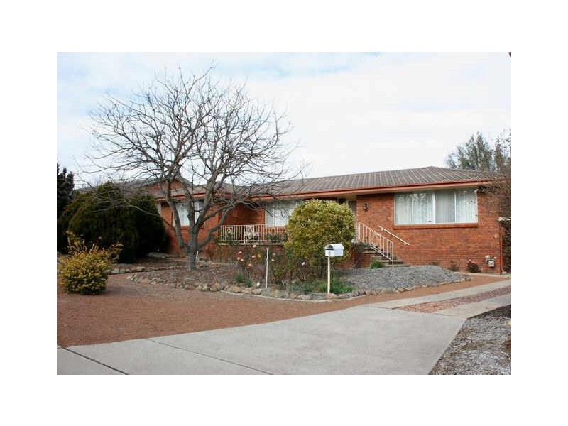 4 Clement Place, Macgregor ACT 2615