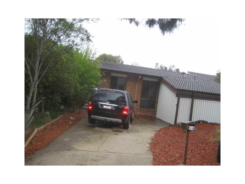 14 Inglis Place, Latham ACT 2615