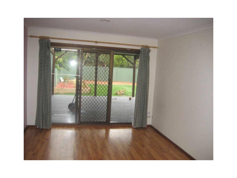14 Inglis Place, Latham ACT 2615