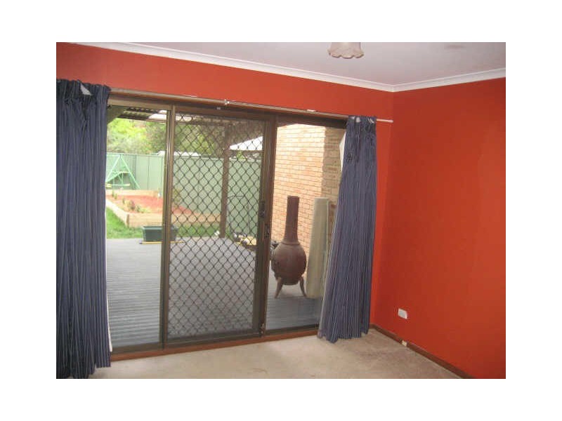 14 Inglis Place, Latham ACT 2615