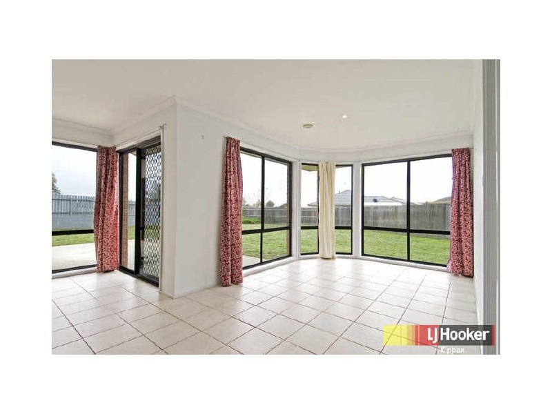 12 Lovely Close, Dunlop ACT 2615