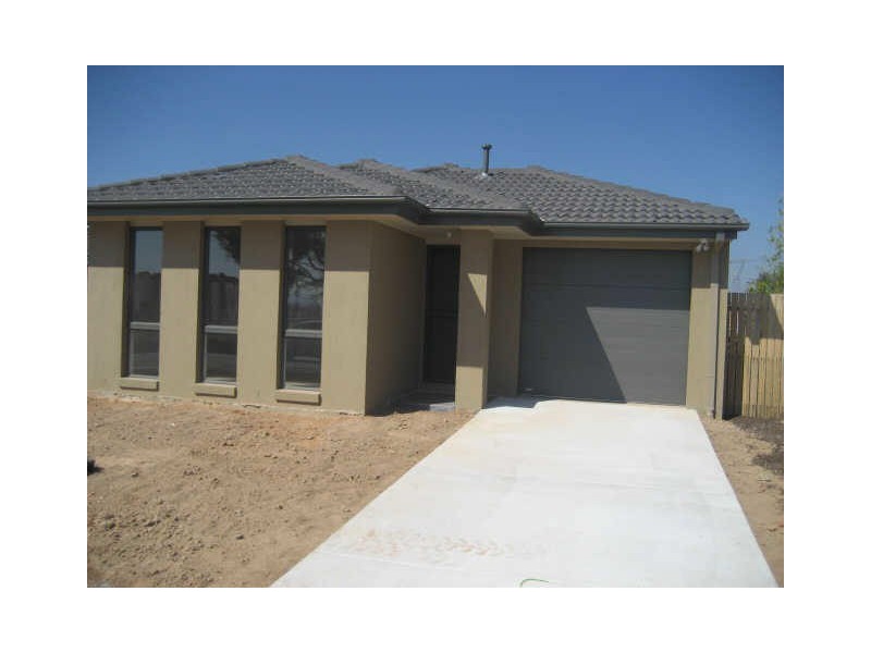 32 Rowland Street, Macgregor ACT 2615