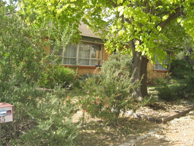 35 Pennefather Street, Higgins ACT 2615