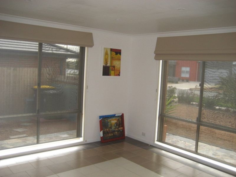 27 Waterworth Street, Dunlop ACT 2615