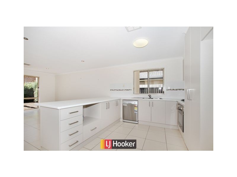 4 Outhwaite Street, Franklin ACT 2913