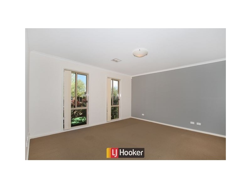 4 Outhwaite Street, Franklin ACT 2913