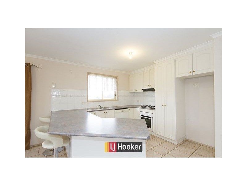 8 Loban Court, Ngunnawal ACT 2913