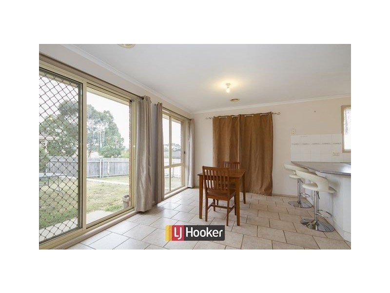 8 Loban Court, Ngunnawal ACT 2913