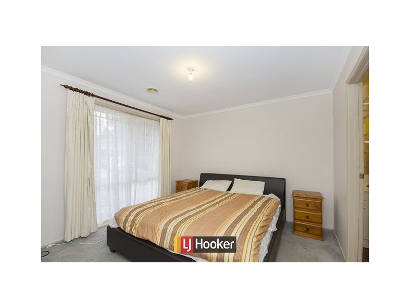 8 Loban Court, Ngunnawal ACT 2913