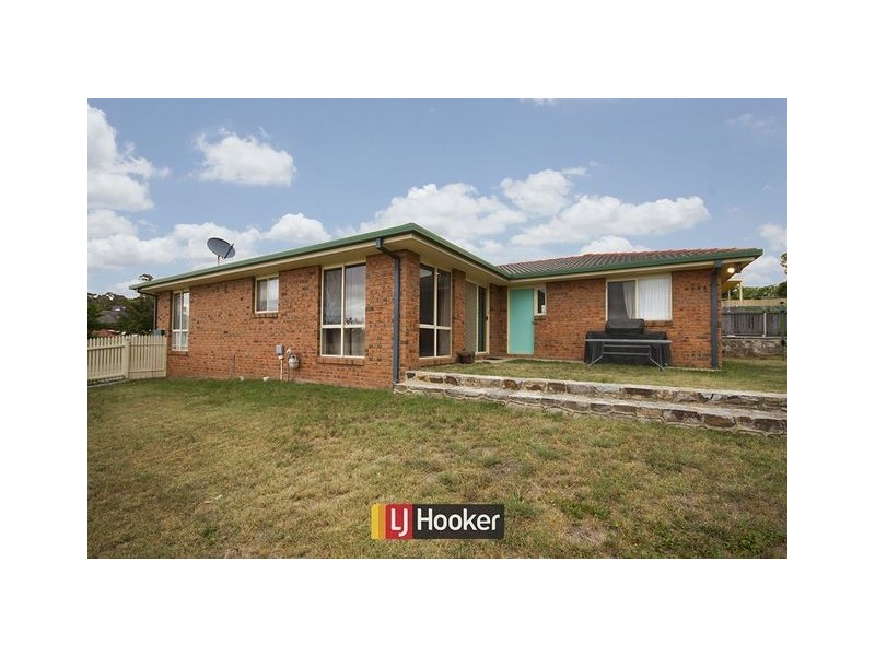 8 Loban Court, Ngunnawal ACT 2913
