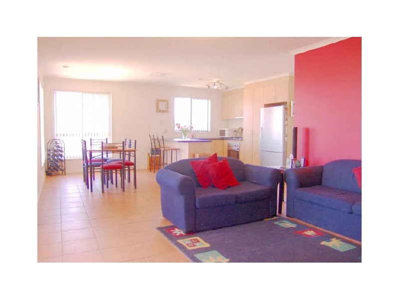 82 Hugh McKay Crescent, Dunlop ACT 2615