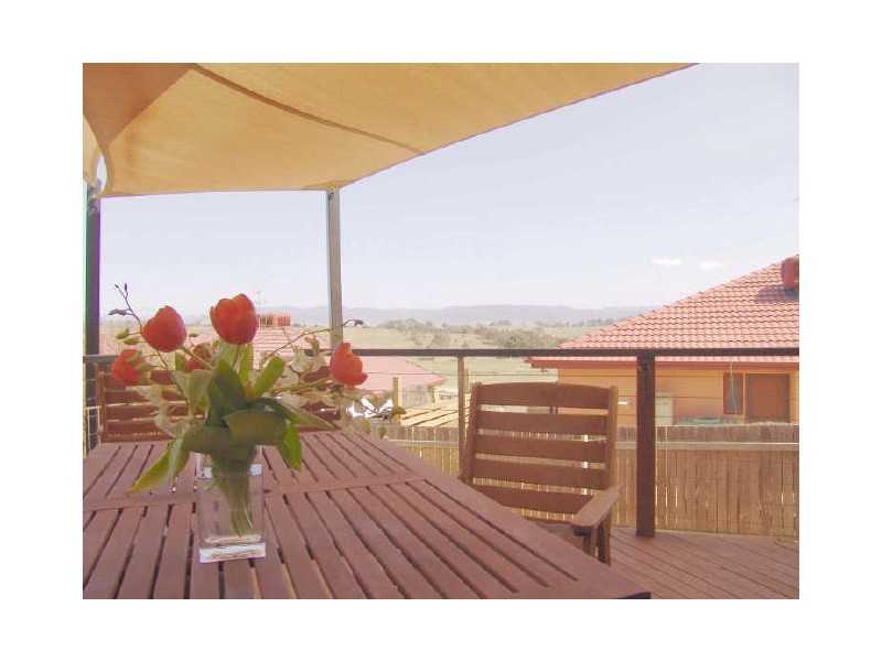 82 Hugh McKay Crescent, Dunlop ACT 2615
