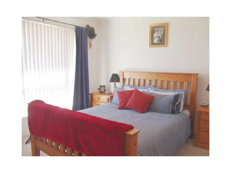 82 Hugh McKay Crescent, Dunlop ACT 2615