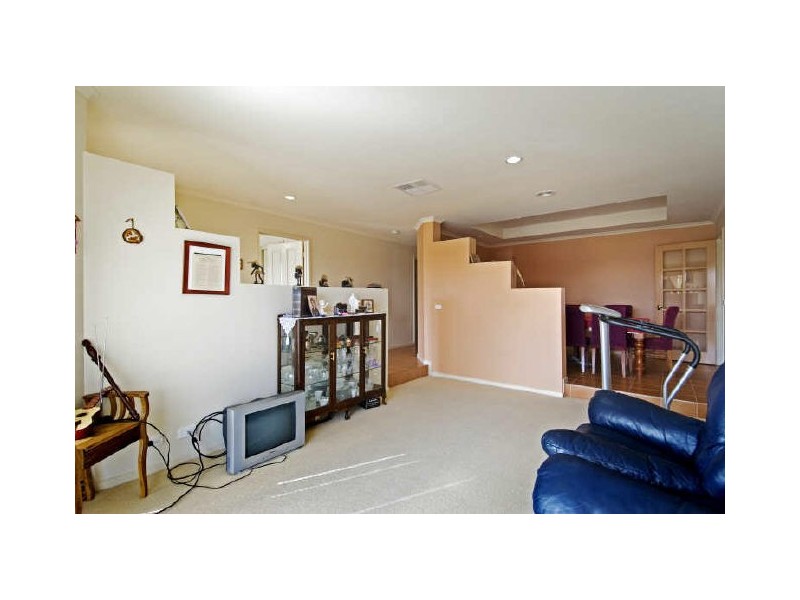 18 Ikara Close, Dunlop ACT 2615