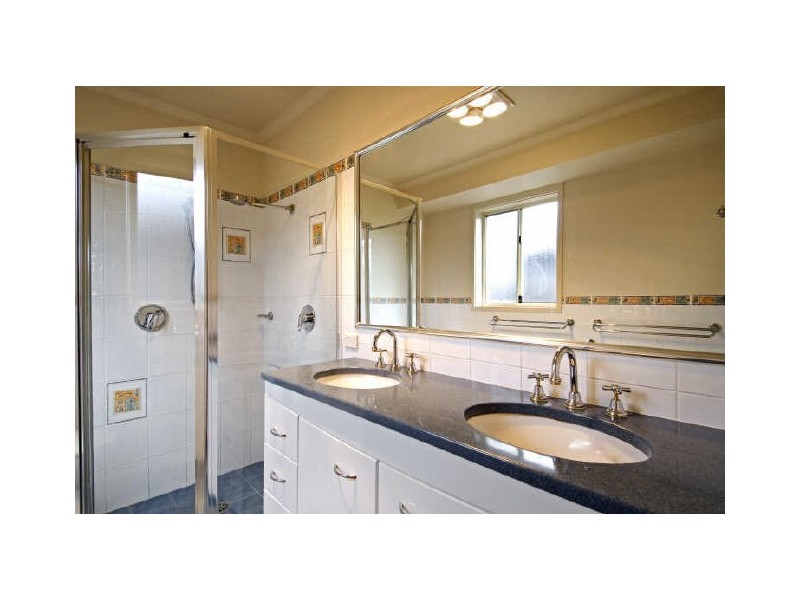 18 Ikara Close, Dunlop ACT 2615