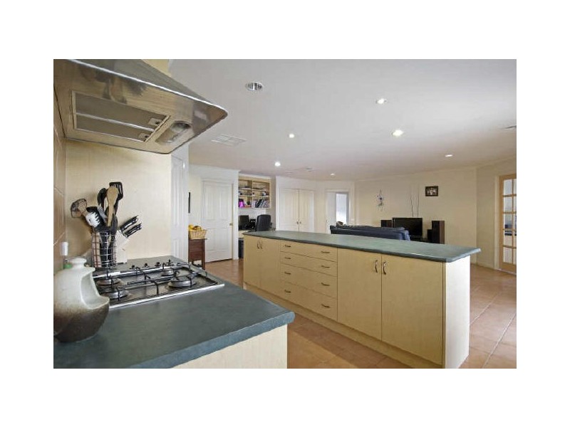 18 Ikara Close, Dunlop ACT 2615