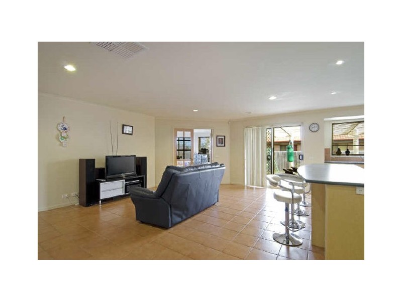 18 Ikara Close, Dunlop ACT 2615