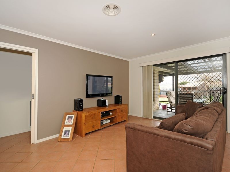 71 Polwarth Circuit, Dunlop ACT 2615