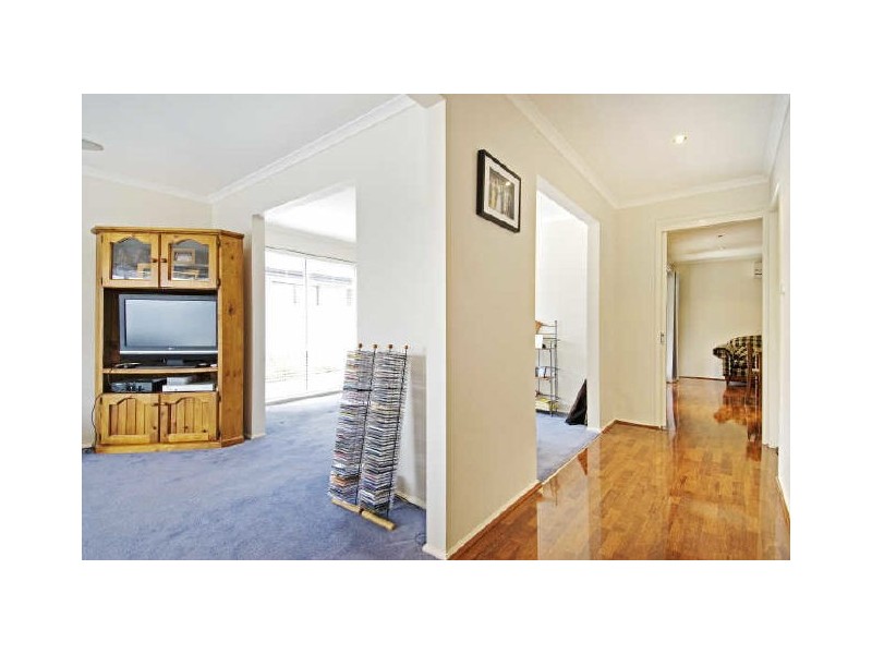 7 Dunnett Street, Dunlop ACT 2615