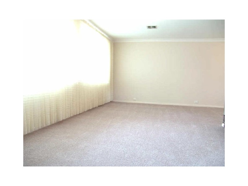 15 McCabe Crescent, Holt ACT 2615