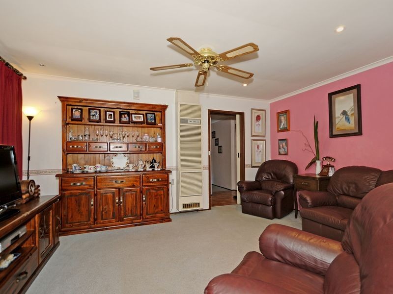 5 Landale Place, Charnwood ACT 2615