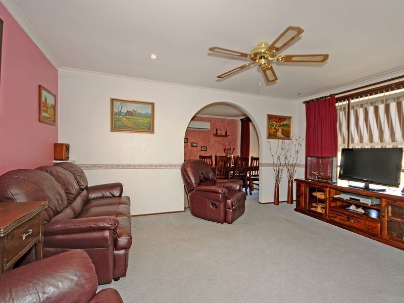 5 Landale Place, Charnwood ACT 2615