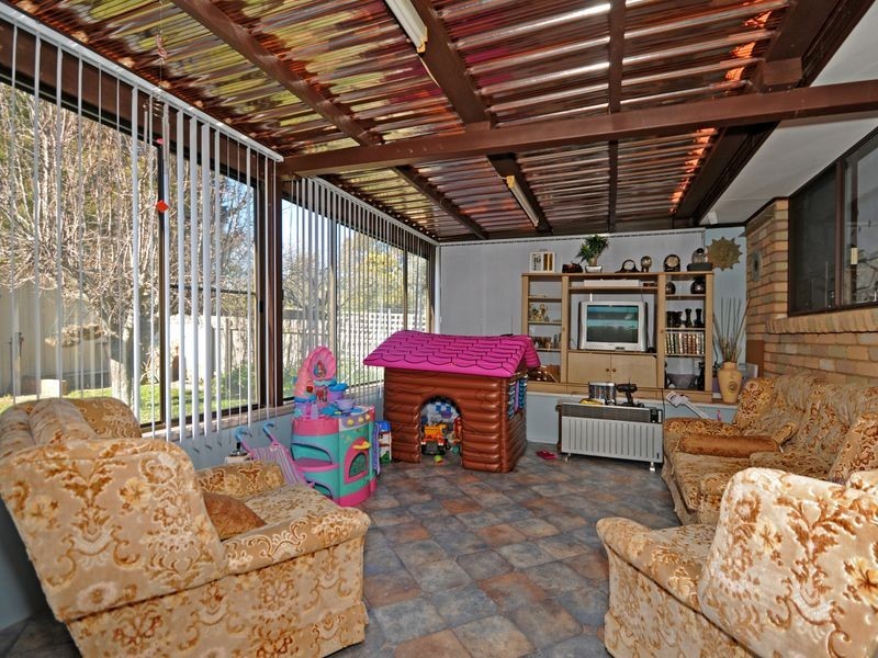 5 Landale Place, Charnwood ACT 2615