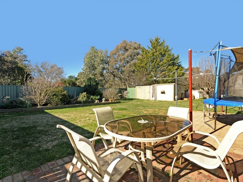 5 Landale Place, Charnwood ACT 2615