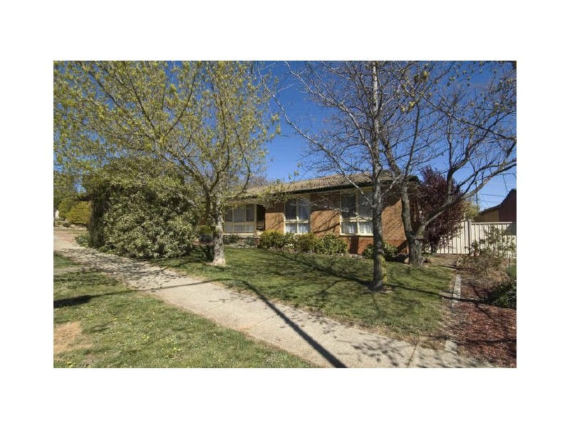 26 Chuculba Crescent, Giralang ACT 2617