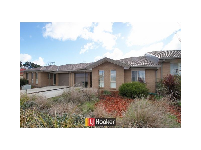 12 Hazelton Street, Macgregor ACT 2615