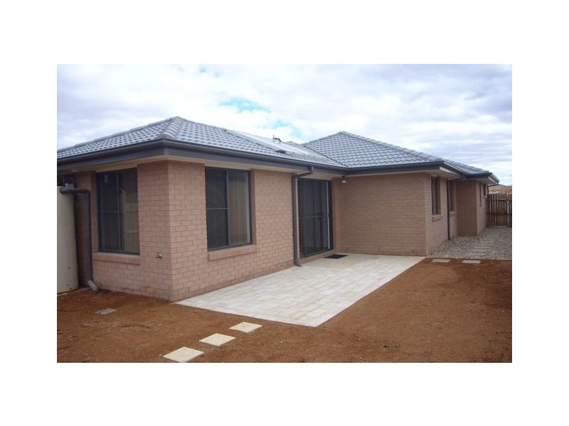 16 Ida Birchall Crescent, Macgregor ACT 2615