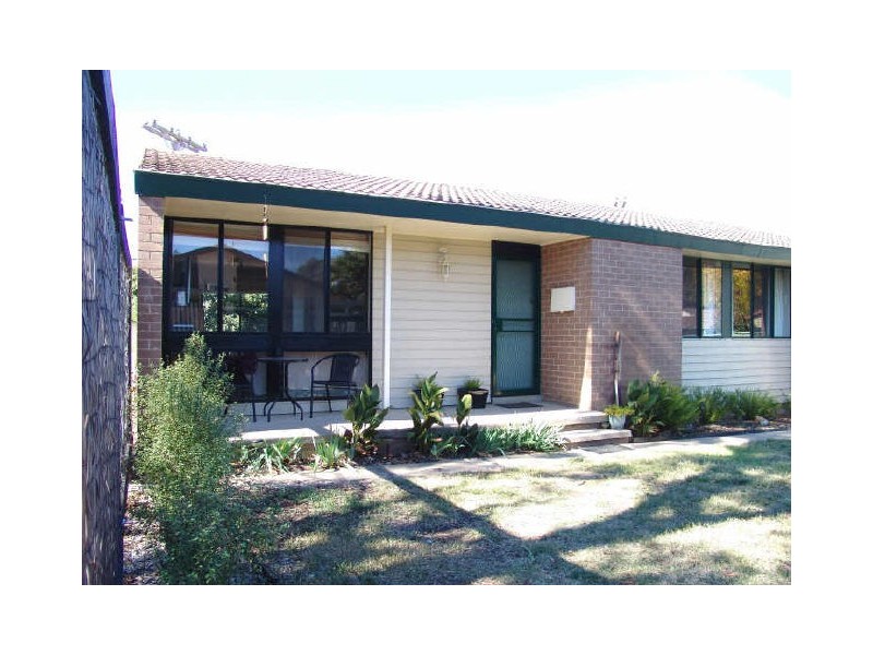 8 Gething Place, Macgregor ACT 2615