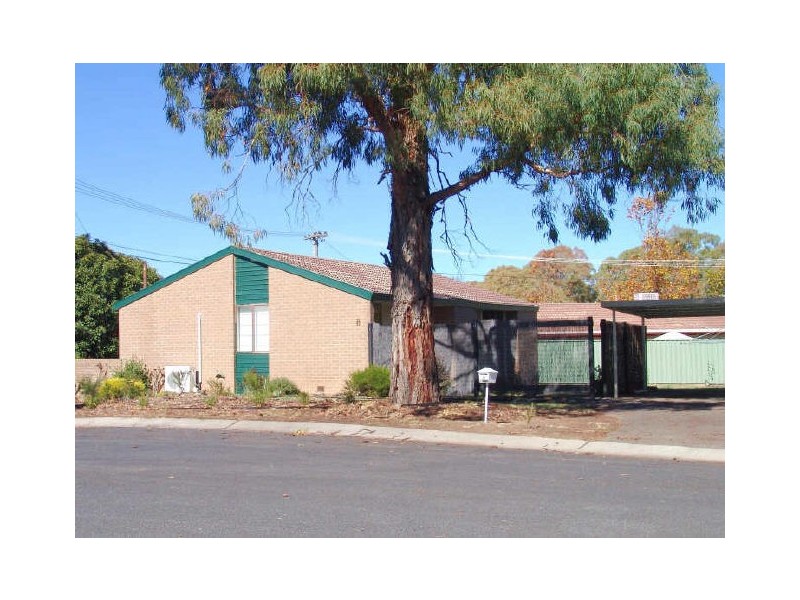 8 Gething Place, Macgregor ACT 2615