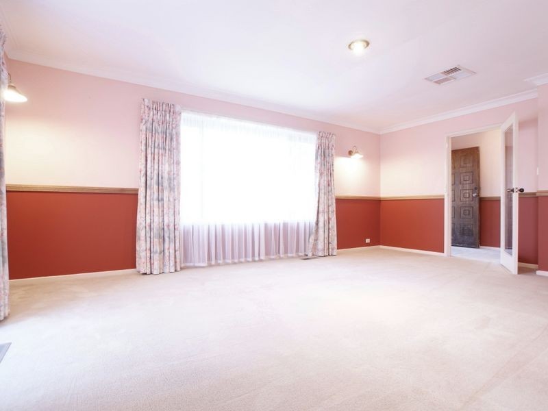 334 Southern Cross Drive, Macgregor ACT 2615