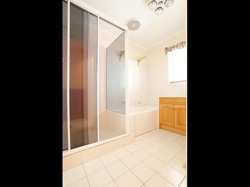 334 Southern Cross Drive, Macgregor ACT 2615