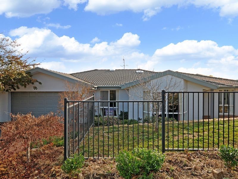 74 Hugh McKay Crescent, Dunlop ACT 2615