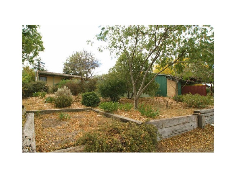 8 Small Place, Charnwood ACT 2615