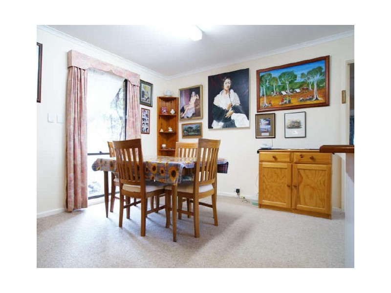 8 Small Place, Charnwood ACT 2615