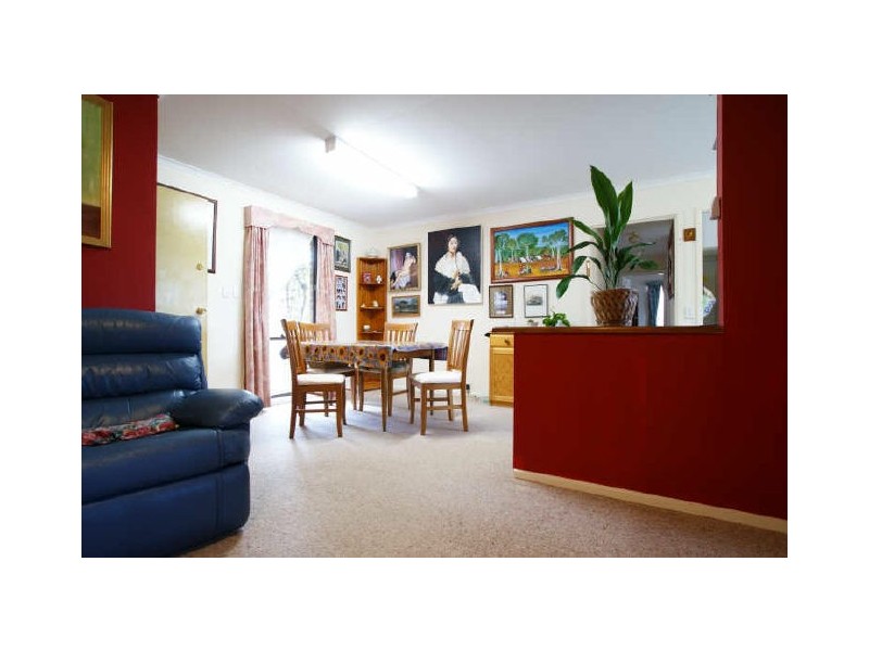 8 Small Place, Charnwood ACT 2615