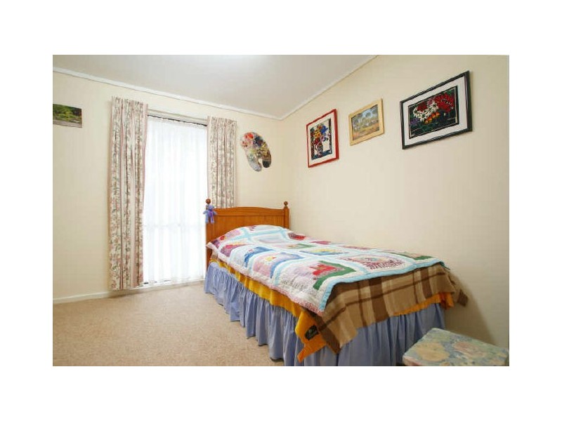 8 Small Place, Charnwood ACT 2615