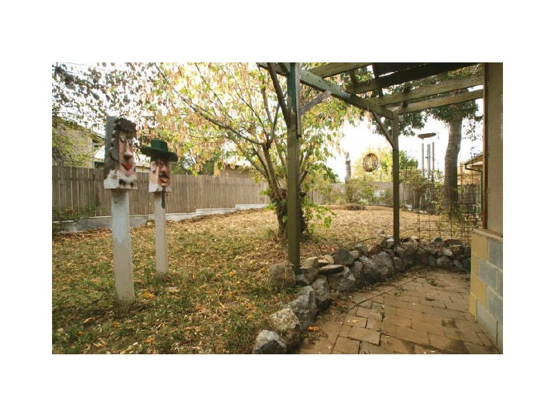 8 Small Place, Charnwood ACT 2615