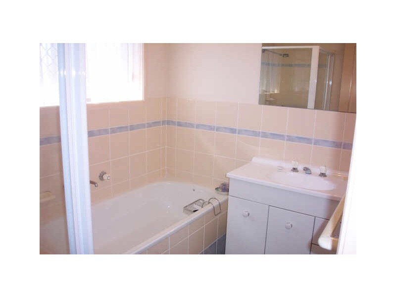 2/26 Jonsson Court, Dunlop ACT 2615