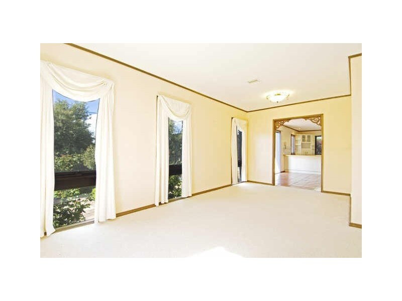 13 Poole Place, Latham ACT 2615