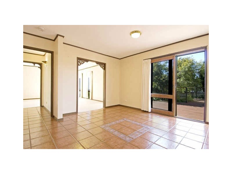 13 Poole Place, Latham ACT 2615