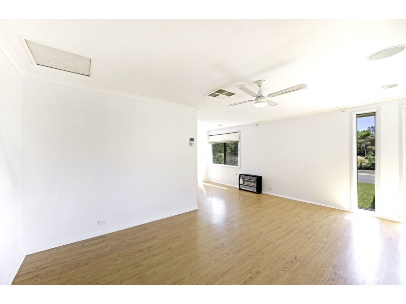 2 Forsyth Place, Charnwood ACT 2615