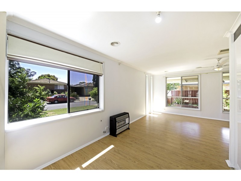 2 Forsyth Place, Charnwood ACT 2615